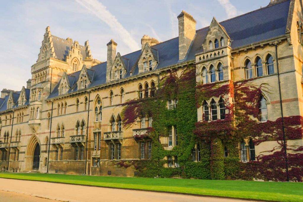 What is an Oxford college?